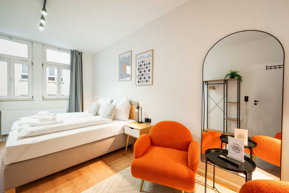 Schlafzimmer 1 mit Doppelbett – Apartment am Residenzschloss Ludwigsburg